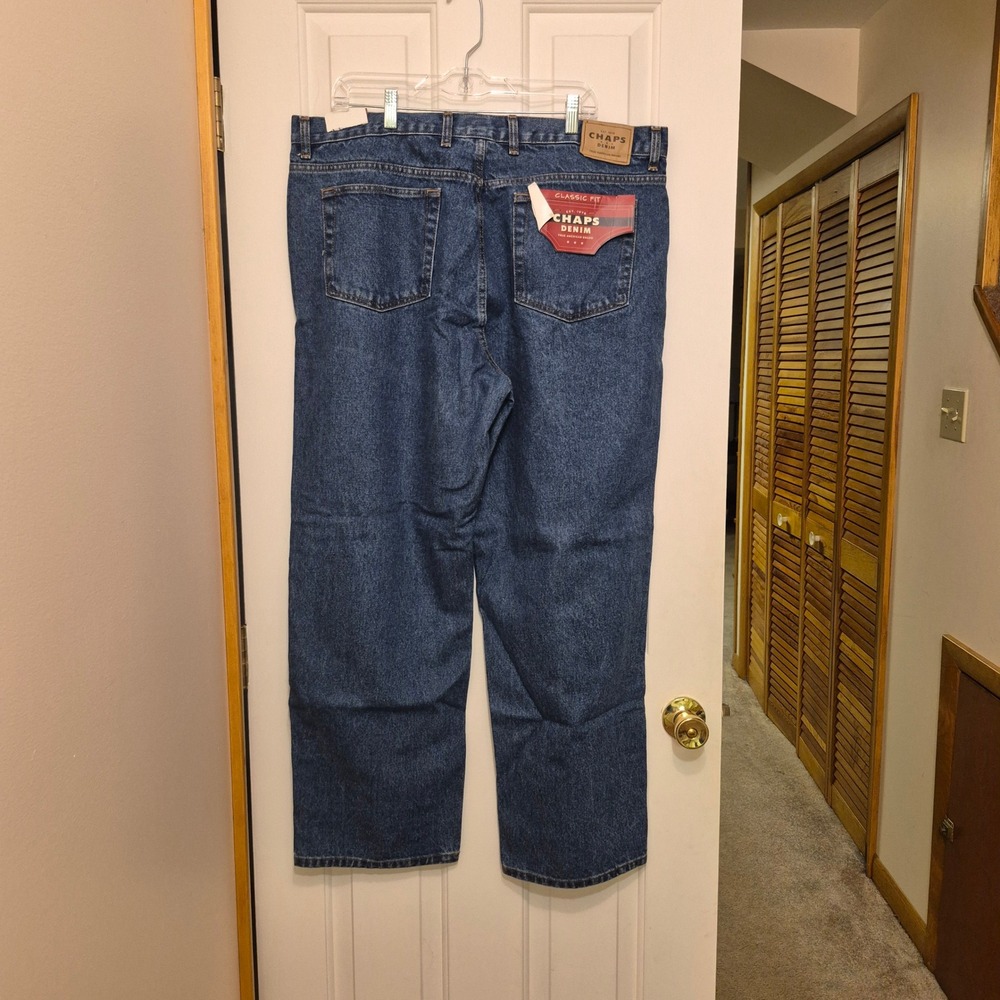 Chaps Denim Mens Classic Fit Blue Jeans 40x30 NWT Medium Wash 100% Cotton 9770SS - Picture 2 of 6
